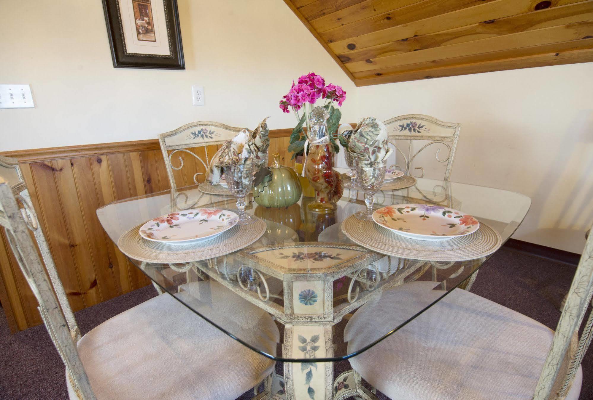 Savannah House Wine Country Inn & Cottages Himrod Exterior foto