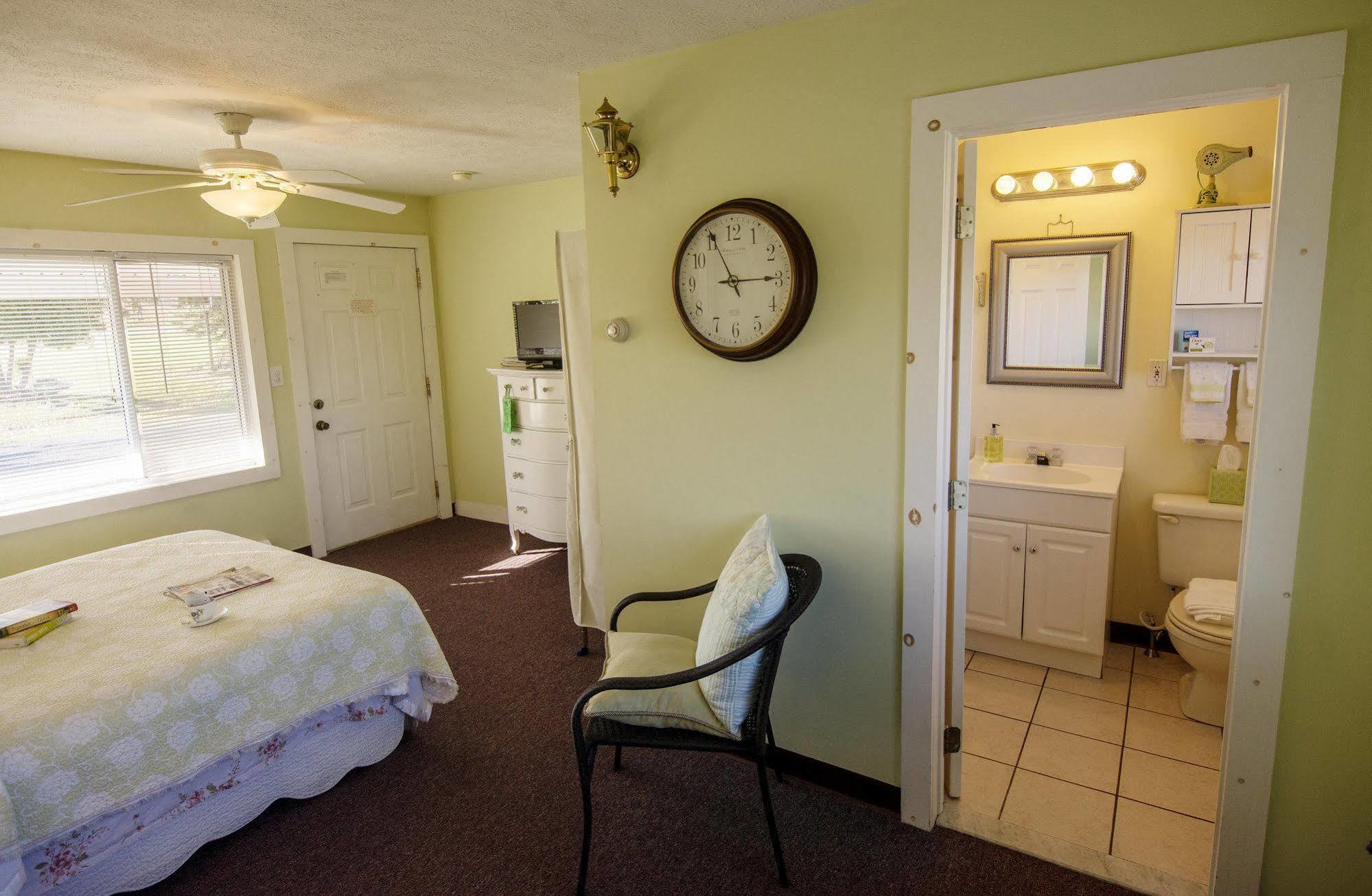 Savannah House Wine Country Inn & Cottages Himrod Exterior foto